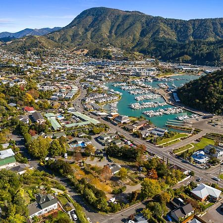Tasman Holiday Parks พิคตัน ภายนอก รูปภาพ Aerial view of Akaroa
