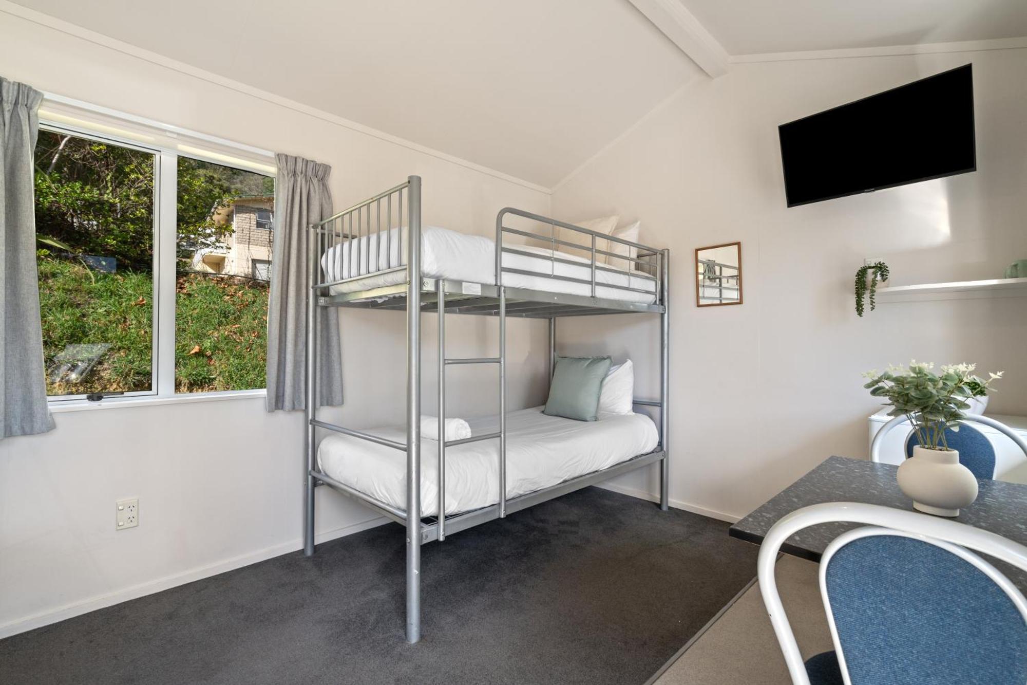 Tasman Holiday Parks พิคตัน ภายนอก รูปภาพ A bunk bed