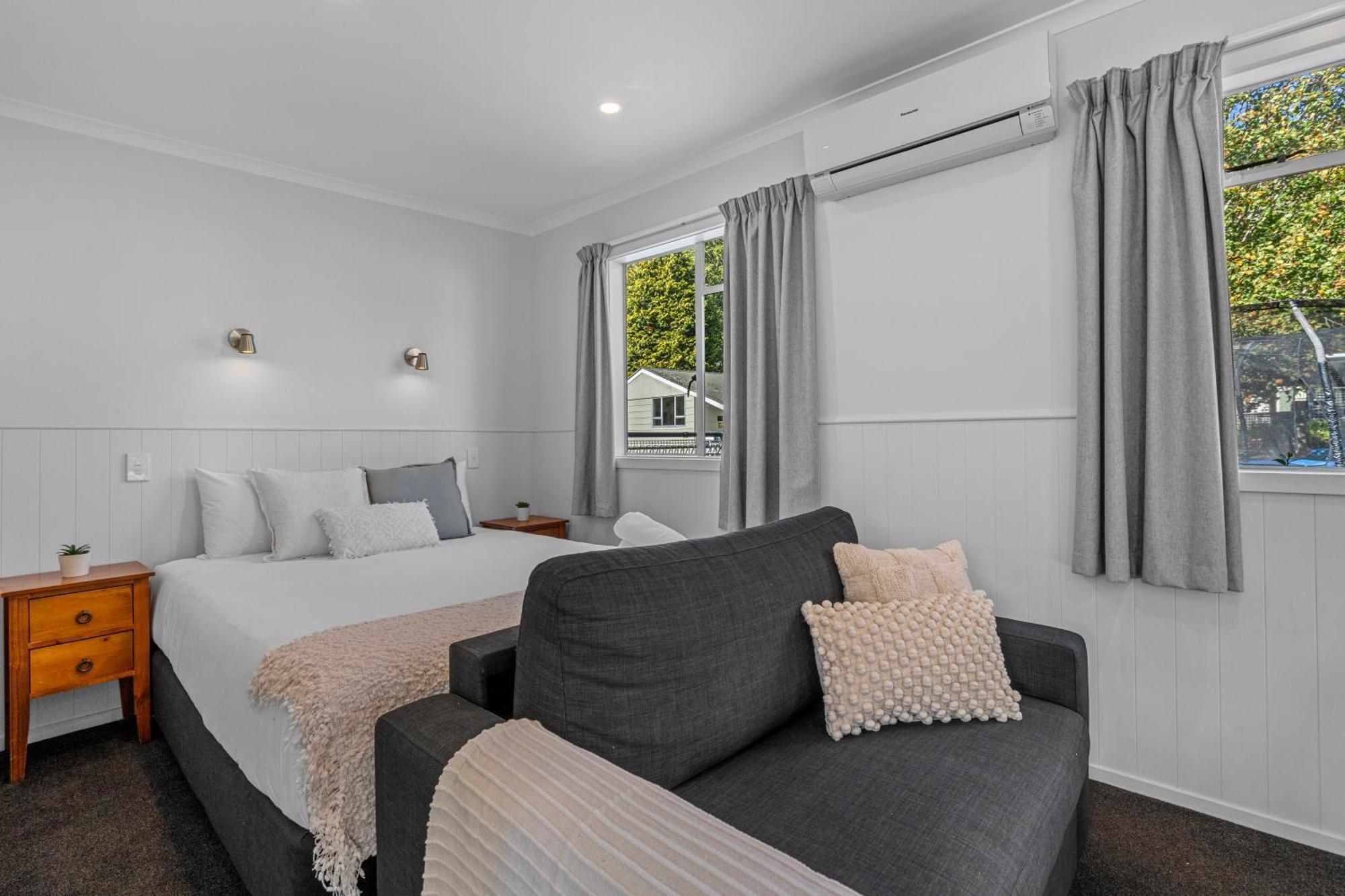 Tasman Holiday Parks พิคตัน ภายนอก รูปภาพ A bedroom at the hotel