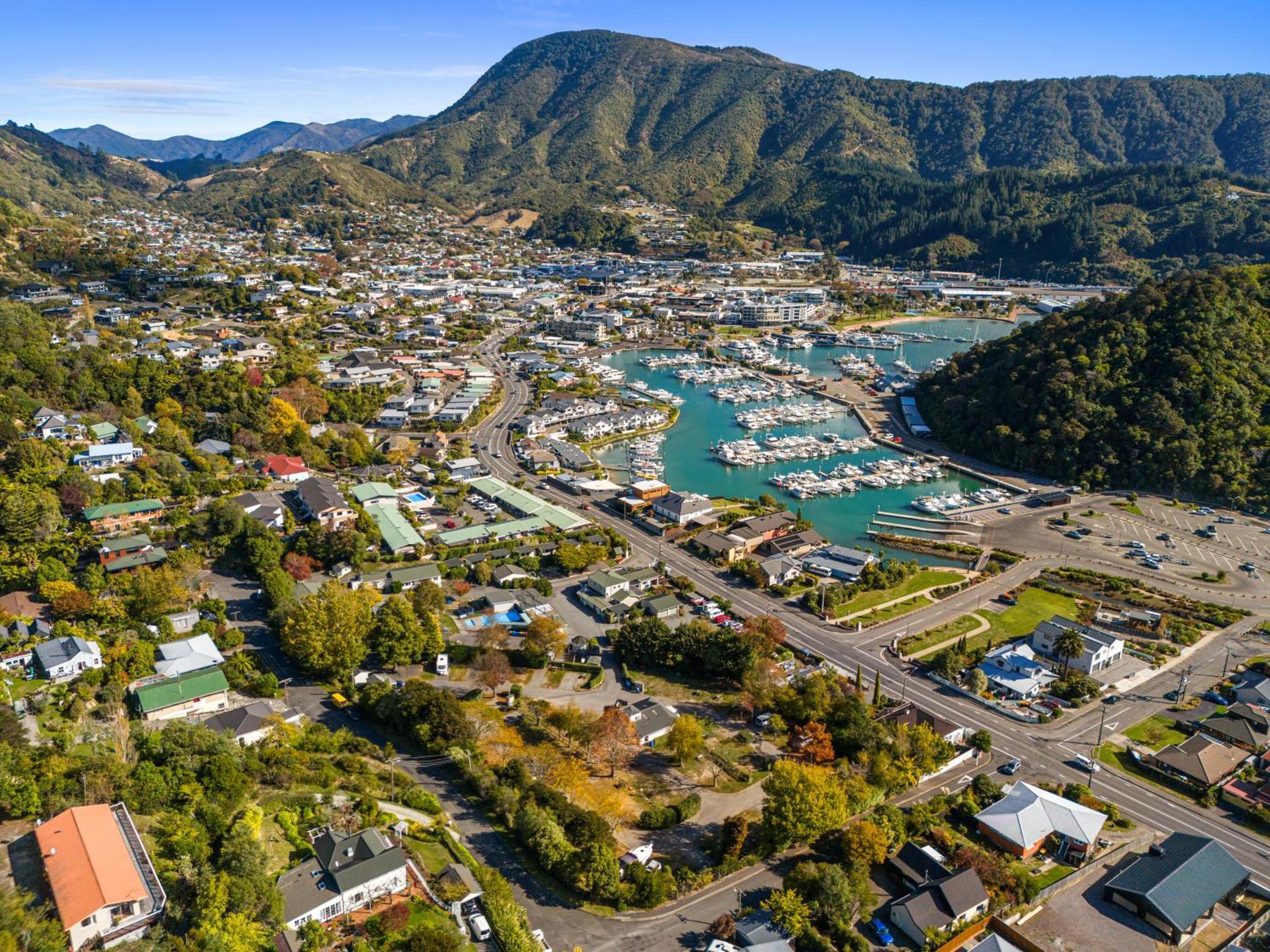 Tasman Holiday Parks พิคตัน ภายนอก รูปภาพ Aerial view of Akaroa